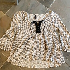 White and black flare top